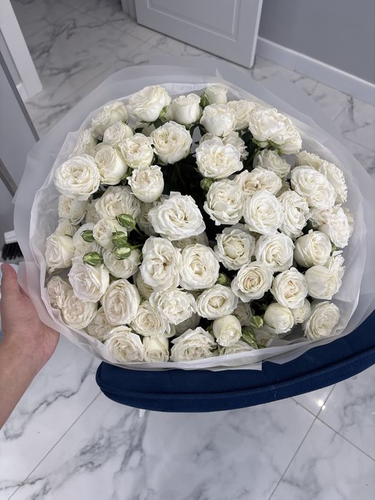 Букеи из кустовых роз