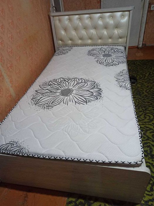 Продам кровать и матрас