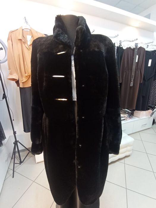 Продам мутоновую шубу