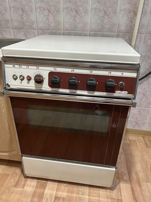 Продам газ плиту