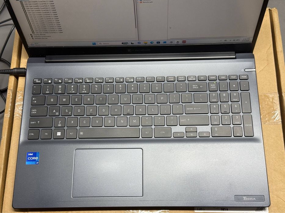 Toshiba Dynabook Core i7 12 (i5 нархида)