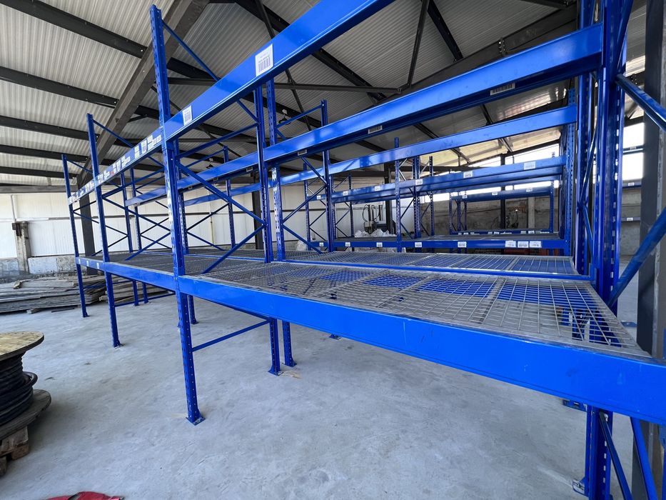 Стелажи за склад  4200 кг на ред/ палета по 1400 кг