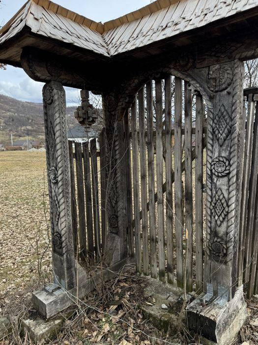 Vand  Casa Teren 3200 mp Poarta Traditionala Maramureseana