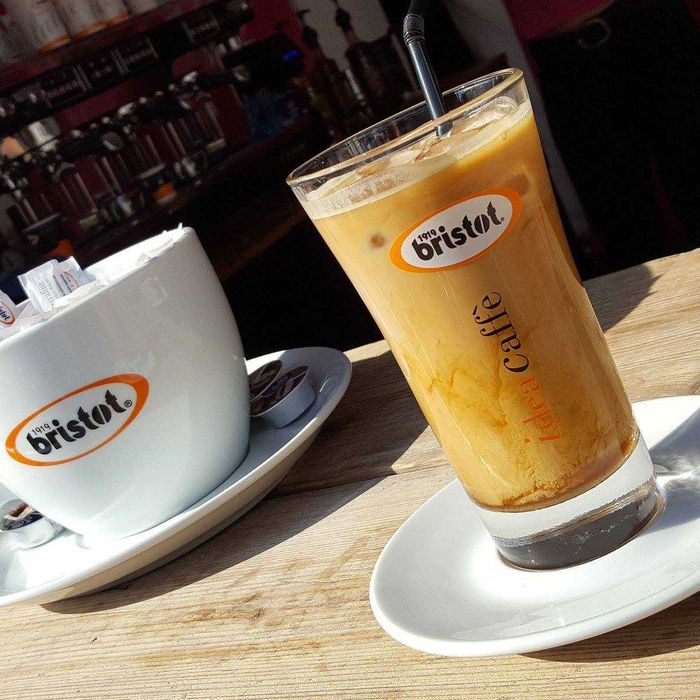 Кофе созданный из первоклассной арабики, упаковано в Италии