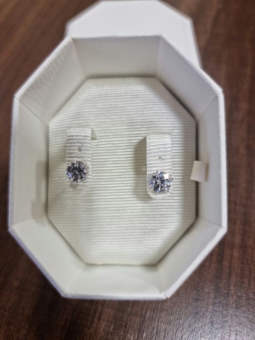 Обеци Swarovski Stilla stud earrings
Round cut, White, Rhodium plated
