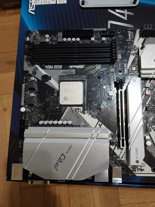 AMD Ryzen 7 3700X + AsRock B550 Pro4