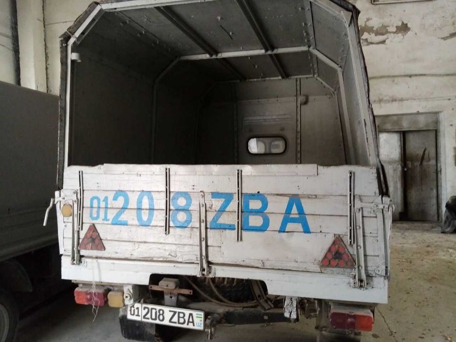 Продаётся автомобиль бортовой УАЗ  1988 г.в.