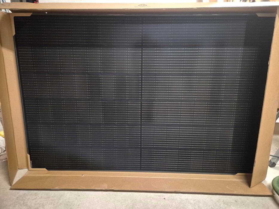 Продавам чисто нов EcoFlow 400W Rigid Solar Panel