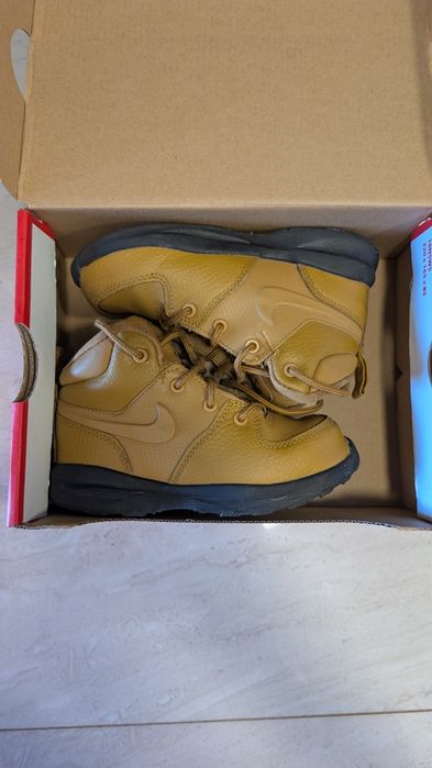 Детски боти Nike Manoa