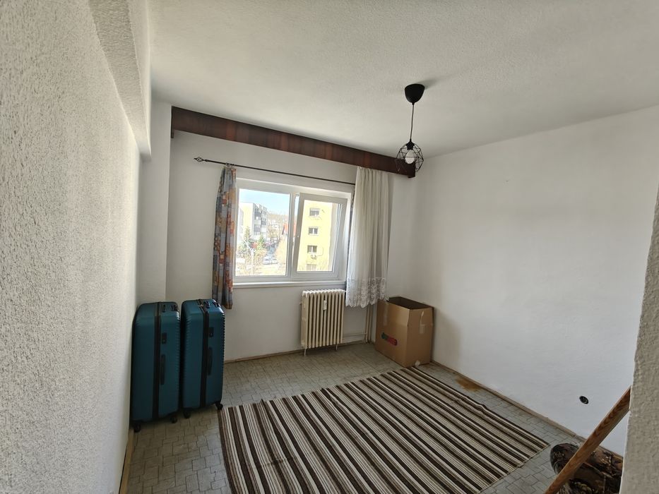 Apartament 3 camere - cartier Trivale