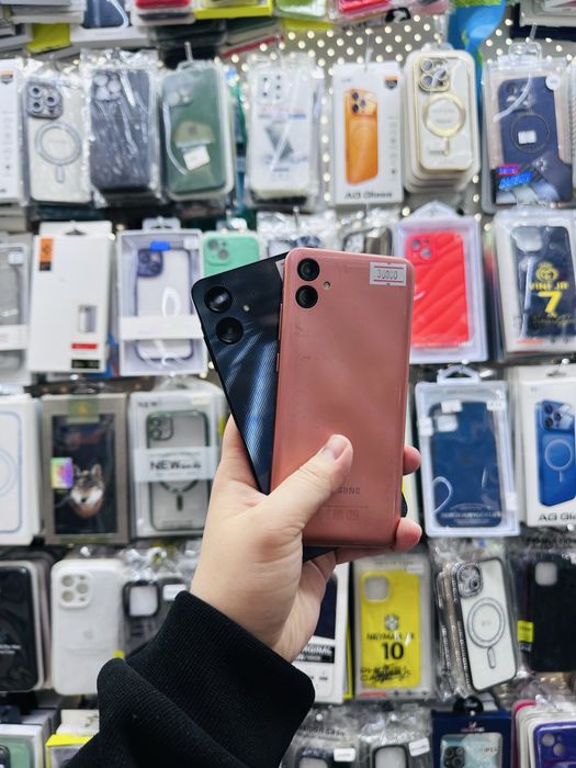 Телефон разные.