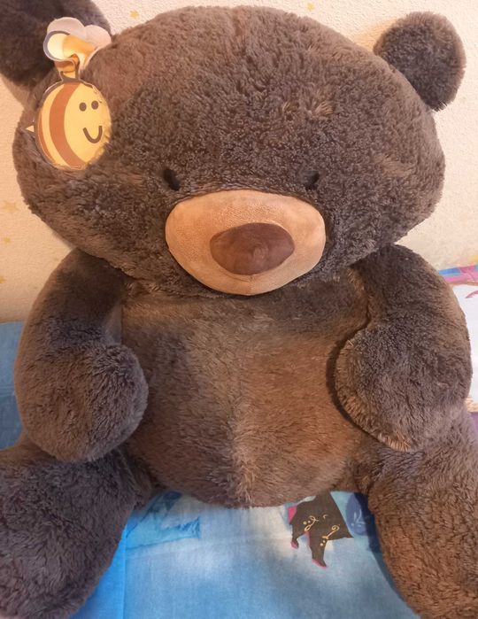 Голяма плюшена играчка - мечка