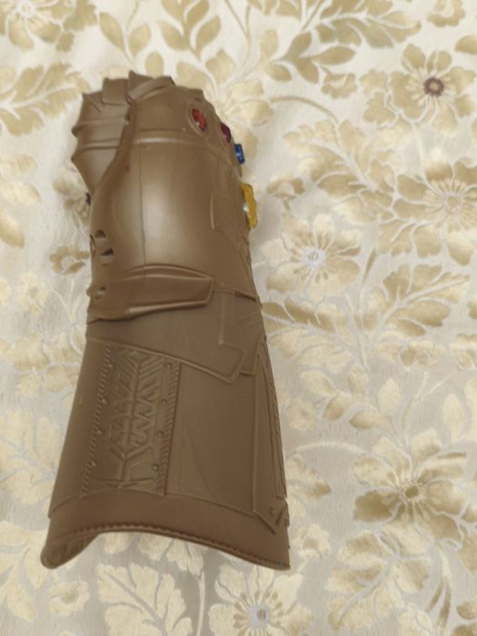 Перчатка таноса игрушка