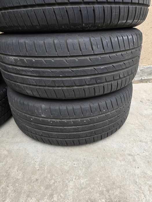 4 Броя 225/60/17 Hankook 2x7,2mm 2x6,2mm