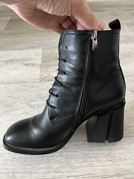 Продам демисезонные ботильоны