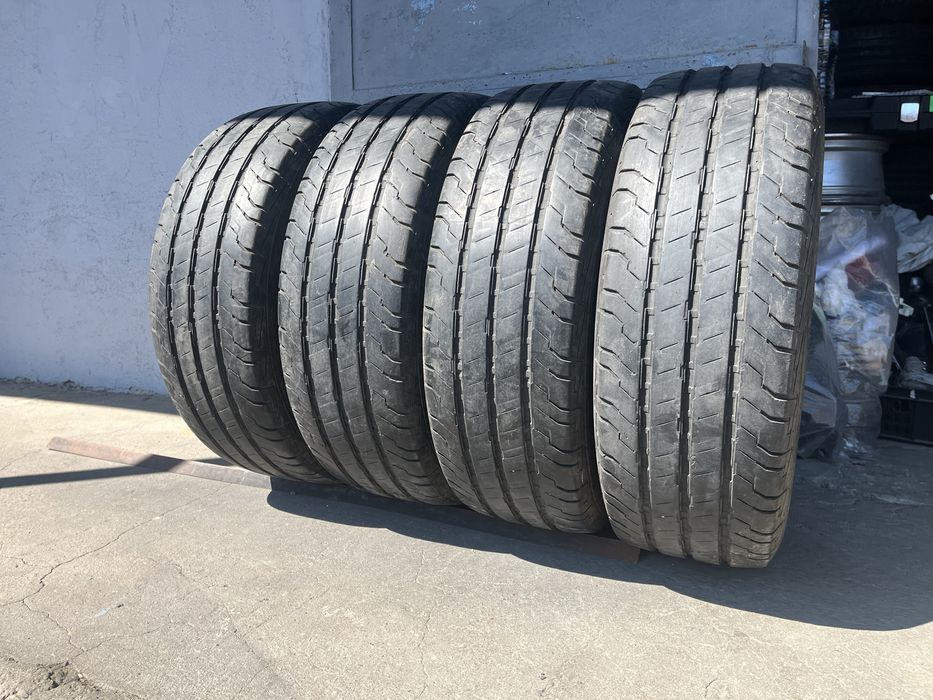 4 бр. гуми за бус 215/65/16C Continental 6,5 mm DOT 0118