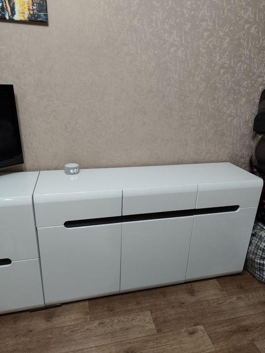 Продаю,срочно стеночку