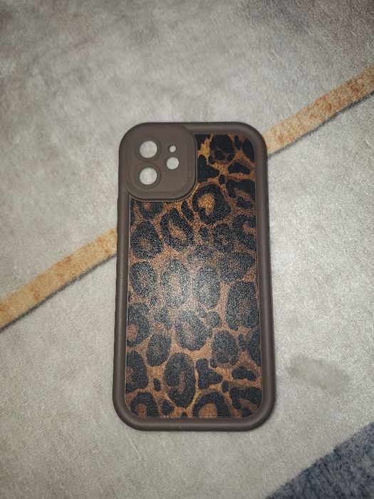 Чехлы на Iphone 12