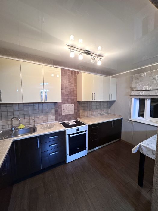 3 комнатный дом, Пархоменко 73 кВ.