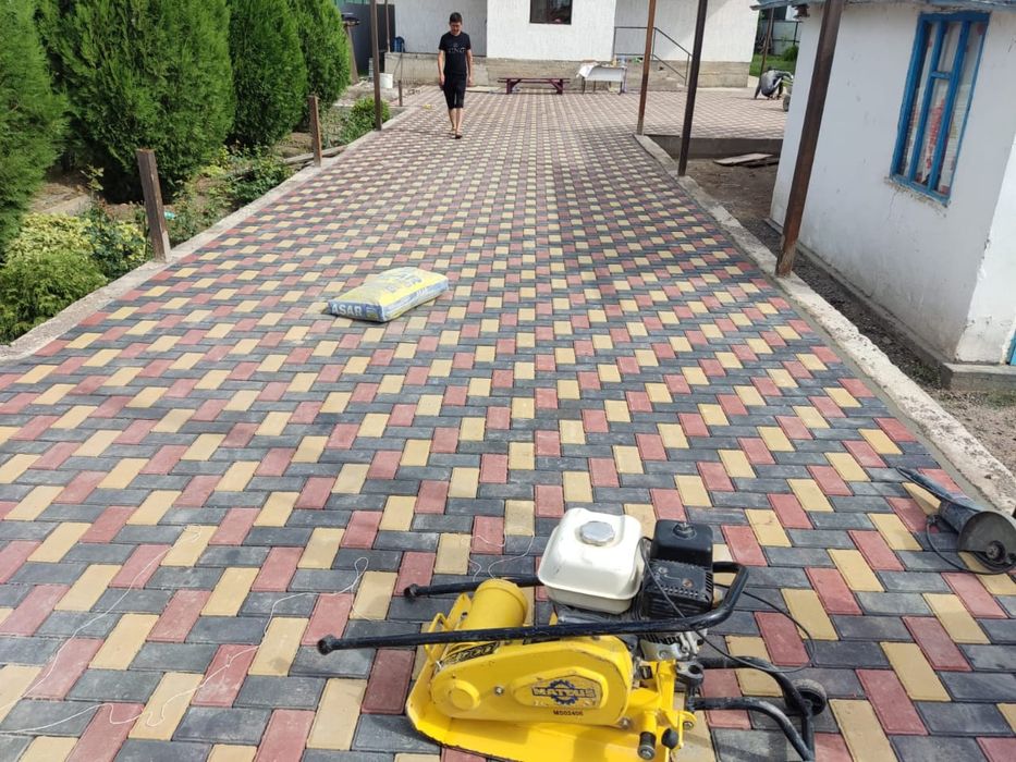 Укладка брусчатка, плитка.