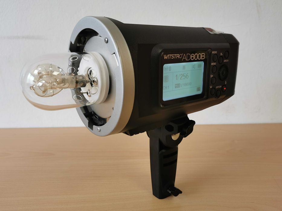 Godox AD600B TTL светкавица