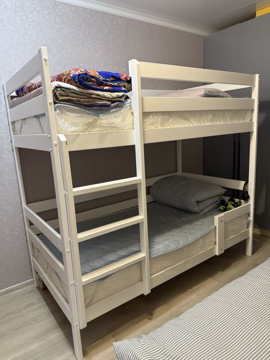 Двух ярусный кровать
