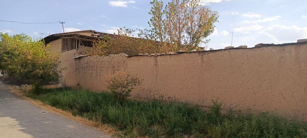 Yer sotiladi 5 sotka