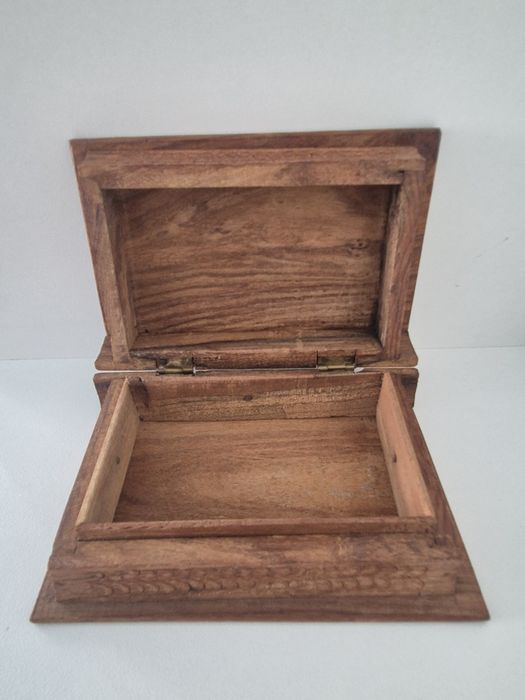 Cutie sculptata manual