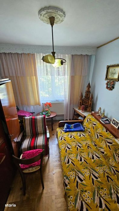 Apartament 3 camere, zona Scoala nr. 1, decomandat, spatios