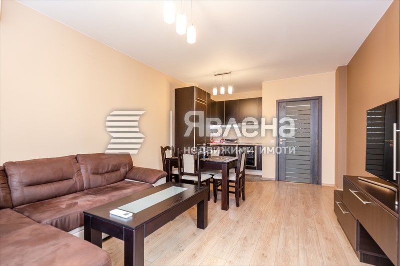 Дава се под наем Двустаен апартамент в София, Младост 4 - 65 кв.м за 650 € - Снимка #2