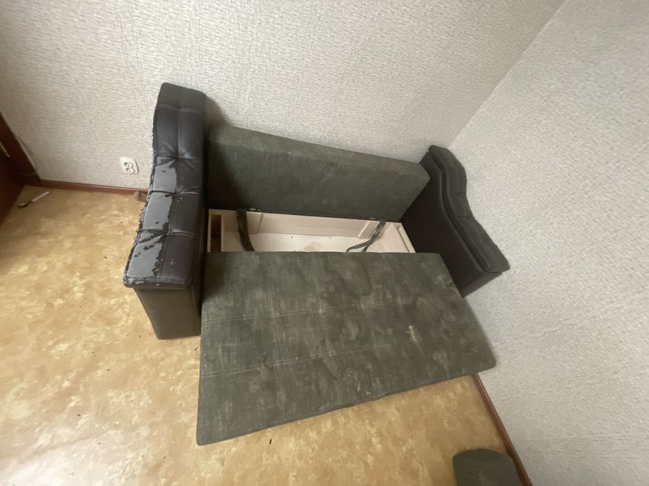 Диван гостинный удобный