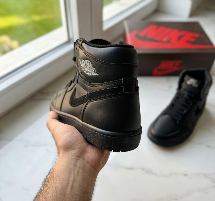 Adidasi Jordan 1 High Black - Full Box