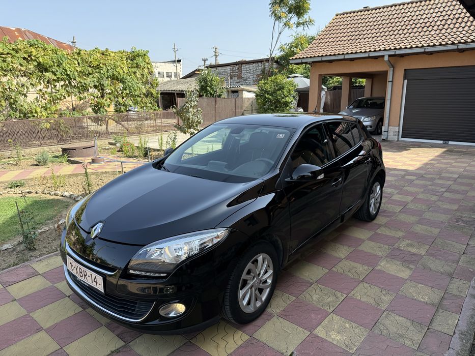 Renault Megane 1,5 Diesel-Hatchback-110 cp- euro5-recent adusa pe roti