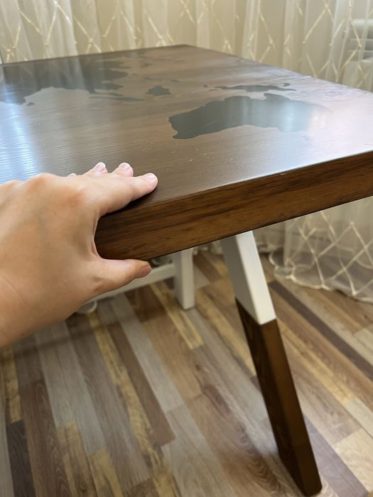 Стол в кабинет или офис