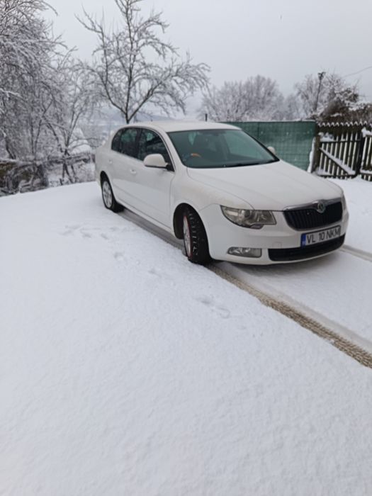 Vând Skoda superb
