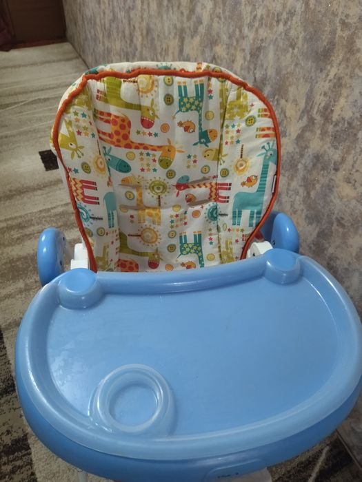 Продам детский столик для кормления