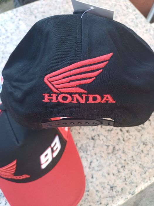 Шапки на Honda Marc Marquez HRC червено и черно!