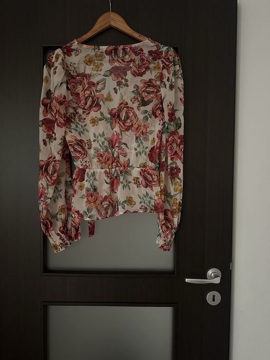 Bluza petrecuta Stradivarius mărimea S