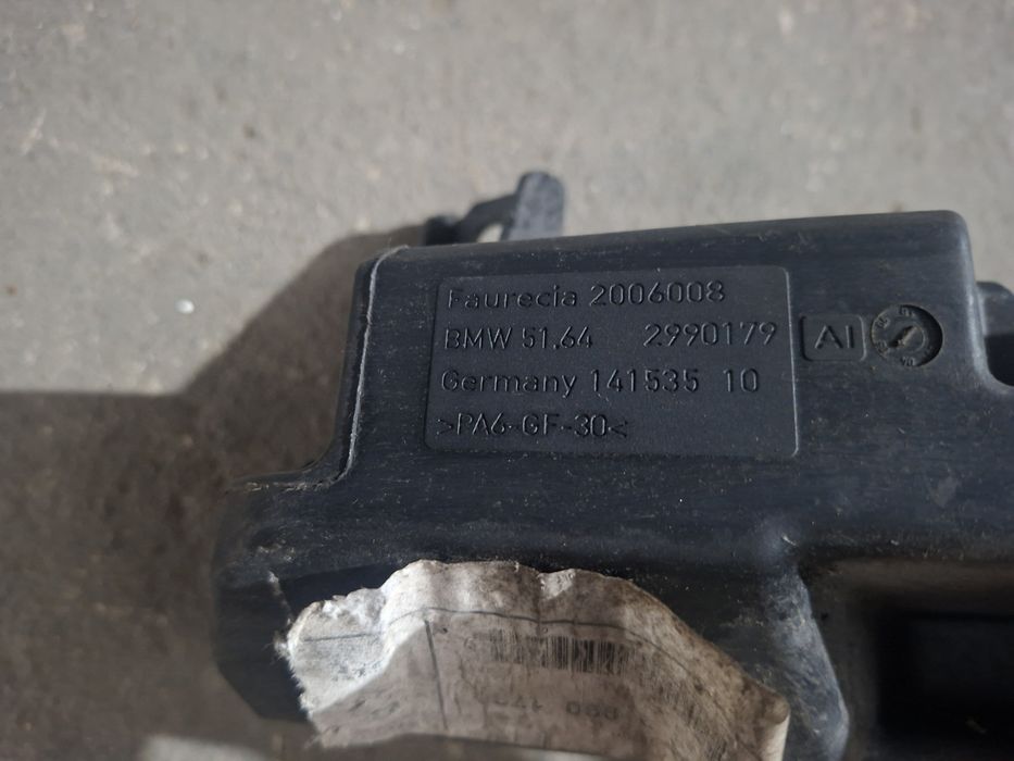 Suport far BMW X1 E84 Cod 2990179 2990180 in stare foarte buna