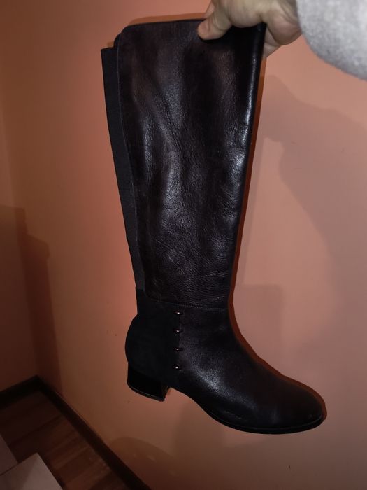 Cizme lungi din piele naturala număr 38, fermoar, elastic pe spate