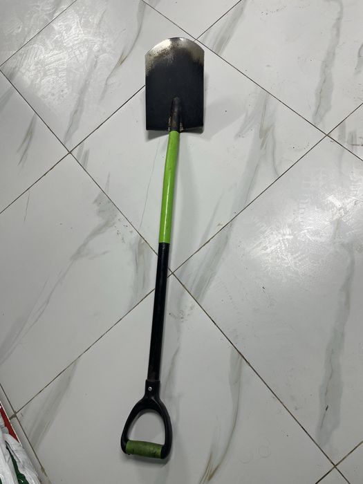 Лопата автомобильная