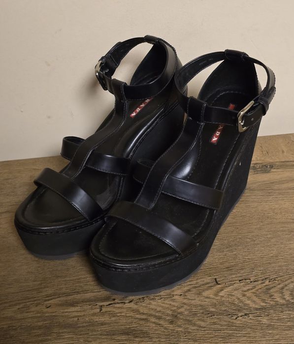 Prada оригинални дамски сандали