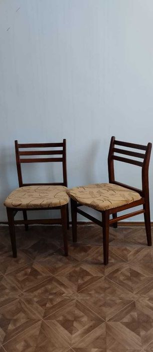 Стулья разные. Деревянные. Венские