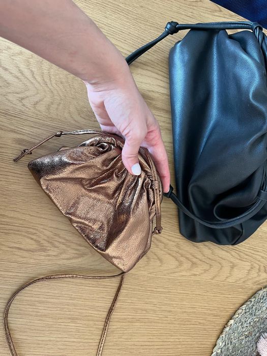 Bottega златиста чантичка