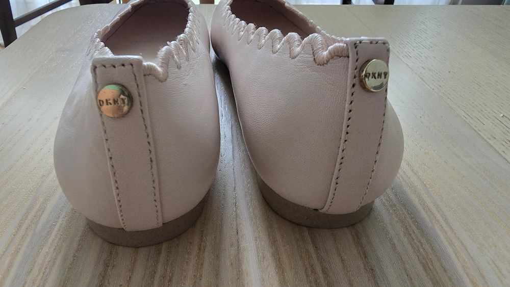Balerini DKNY roz prafuit