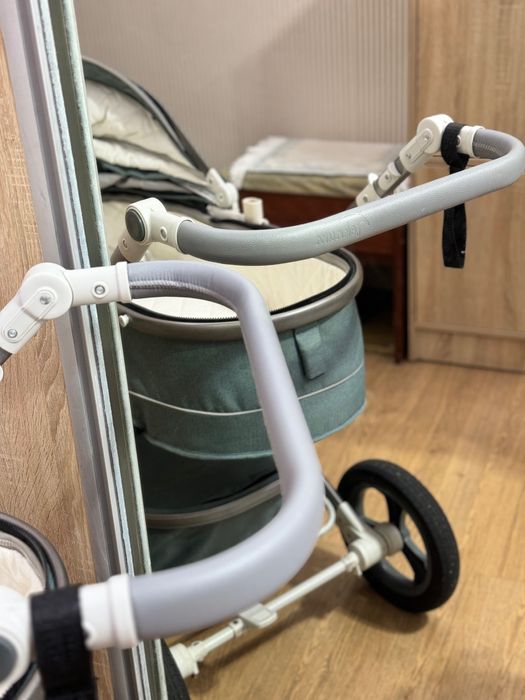 Коляска, люлька, прогулочная коляска, переноска как новая