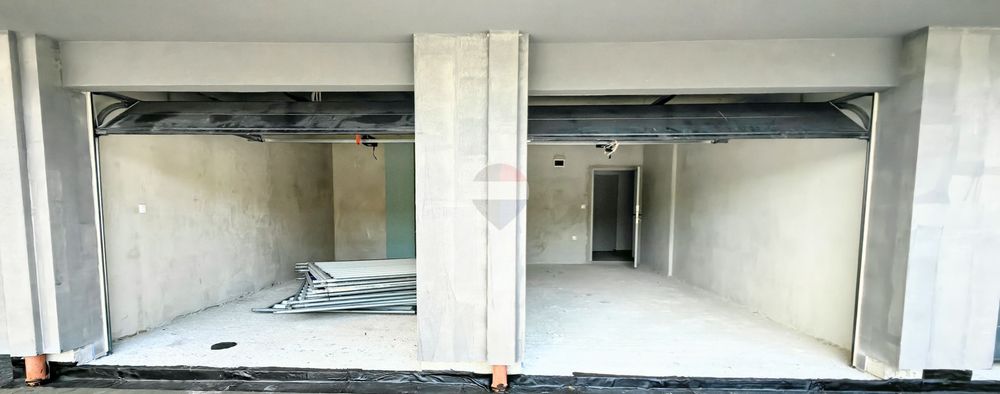 Две партерни съседни гаражни клетки за продажба, кв.Аспарухово, гр.Ва