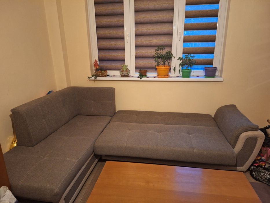 Ъглов диван с функция сън