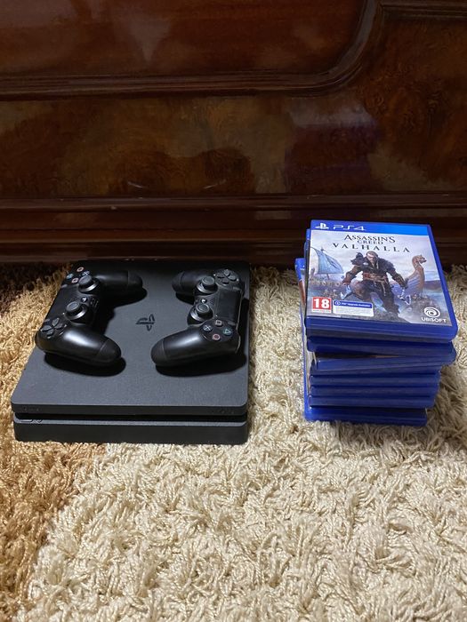 Vand ps4 slim cu doua manete si multe jocuri