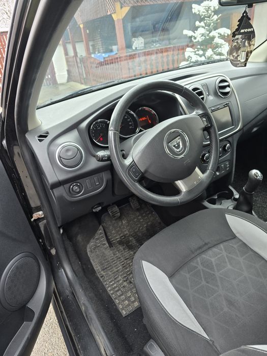 Se vinde dacia sandero stepway. 2